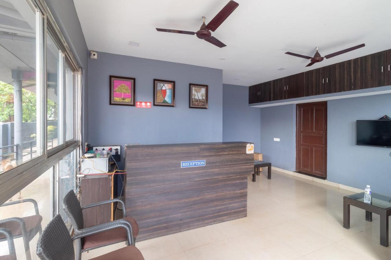 Fabexpress 29 Beach House, Morjim Beach Exterior photo