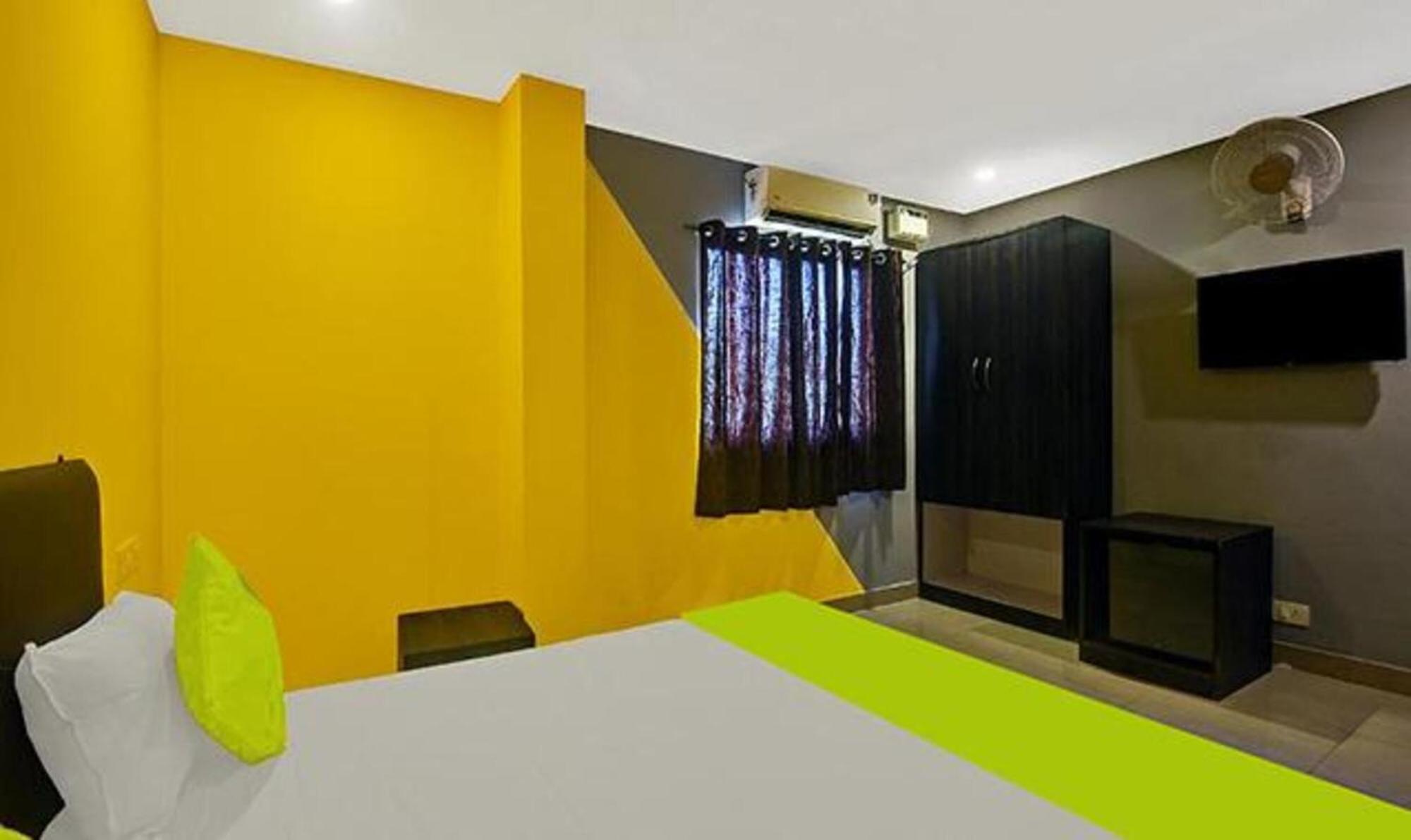 Fabexpress 29 Beach House, Morjim Beach Exterior photo