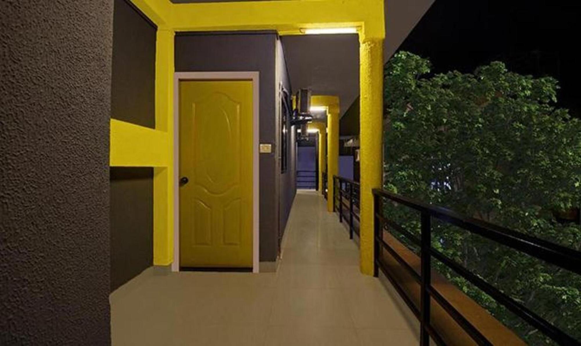 Fabexpress 29 Beach House, Morjim Beach Exterior photo