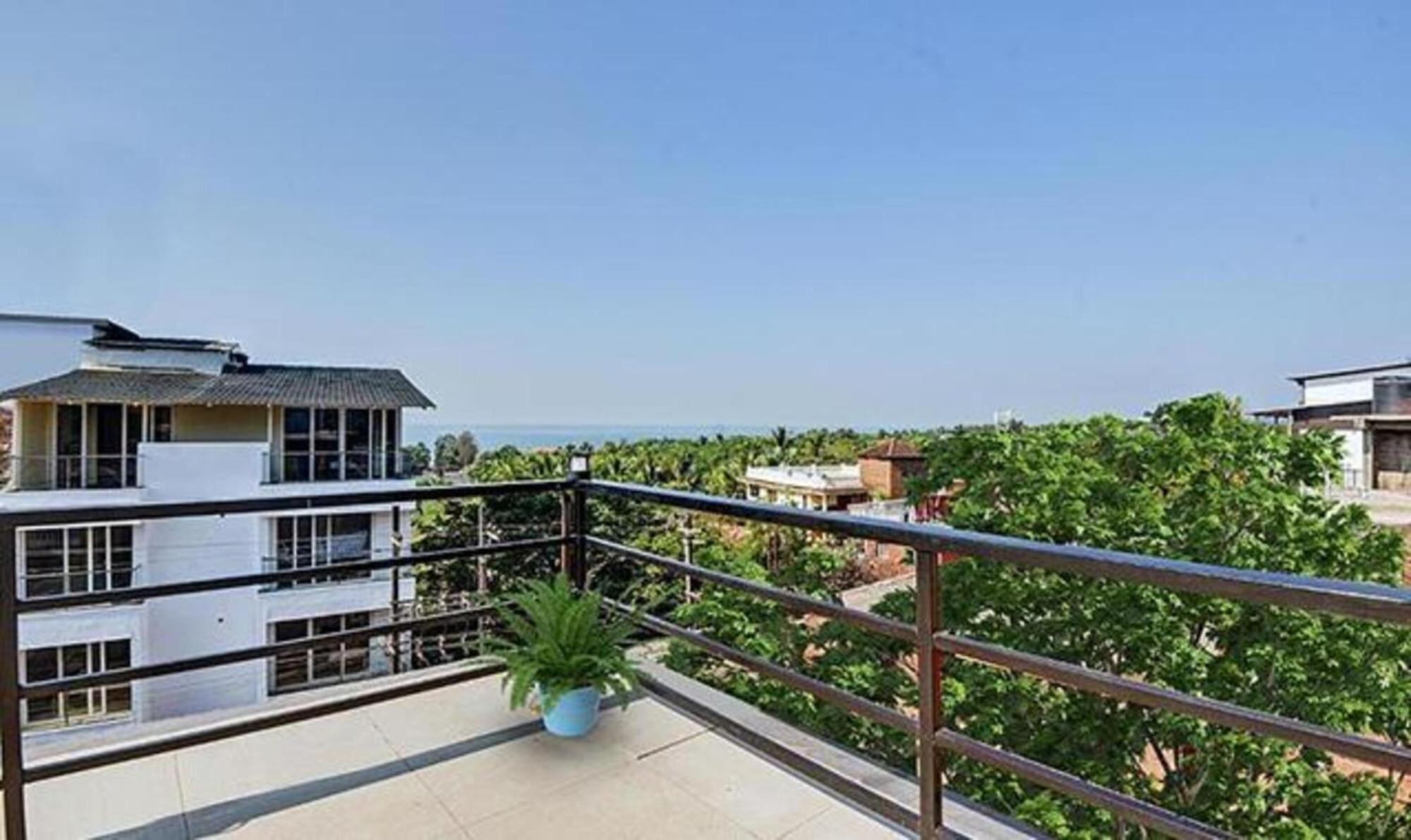 Fabexpress 29 Beach House, Morjim Beach Exterior photo