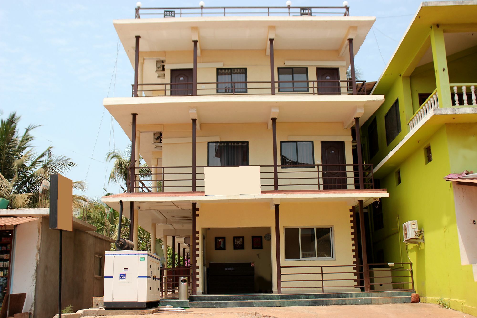 Fabexpress 29 Beach House, Morjim Beach Exterior photo