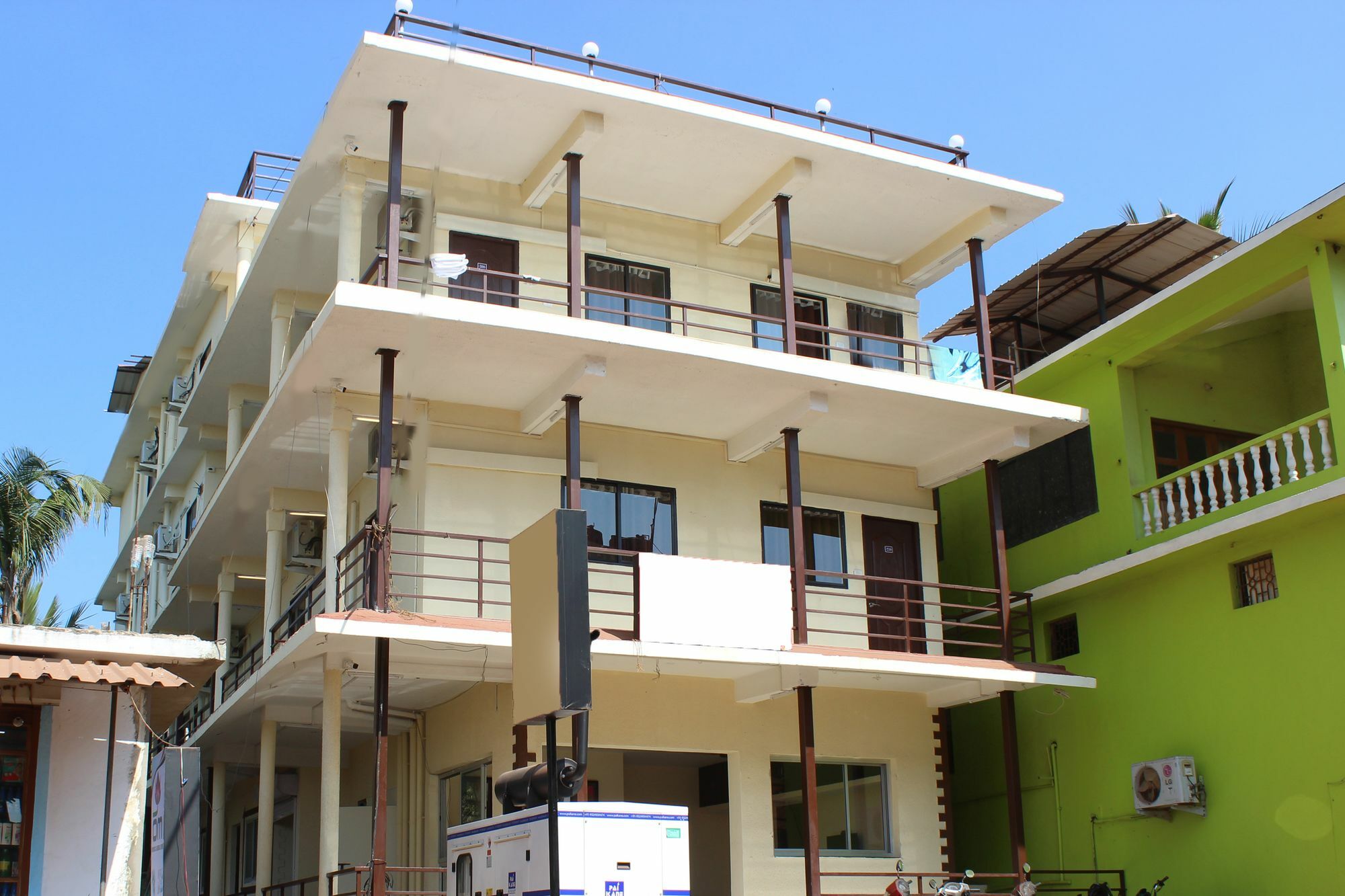 Fabexpress 29 Beach House, Morjim Beach Exterior photo